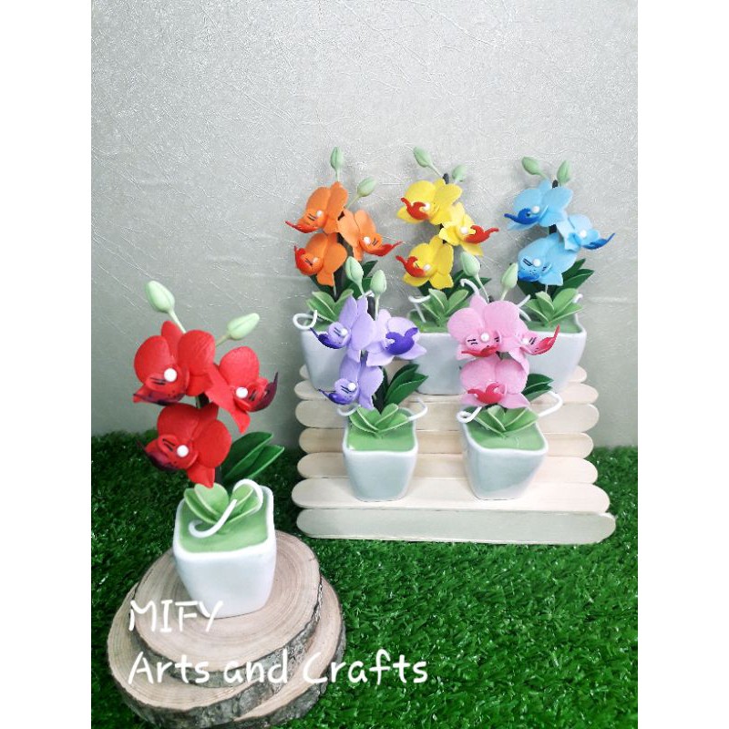 HOA ĐẤT SÉT: Chậu hoa lan hồ điệp mini
