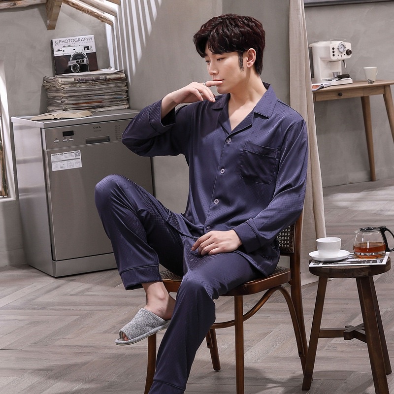 Bộ đồ ngủ pyjama nam dài tay vải lụa satin mềm mại, thoáng mát NG8754D - Thời Trang Dương
