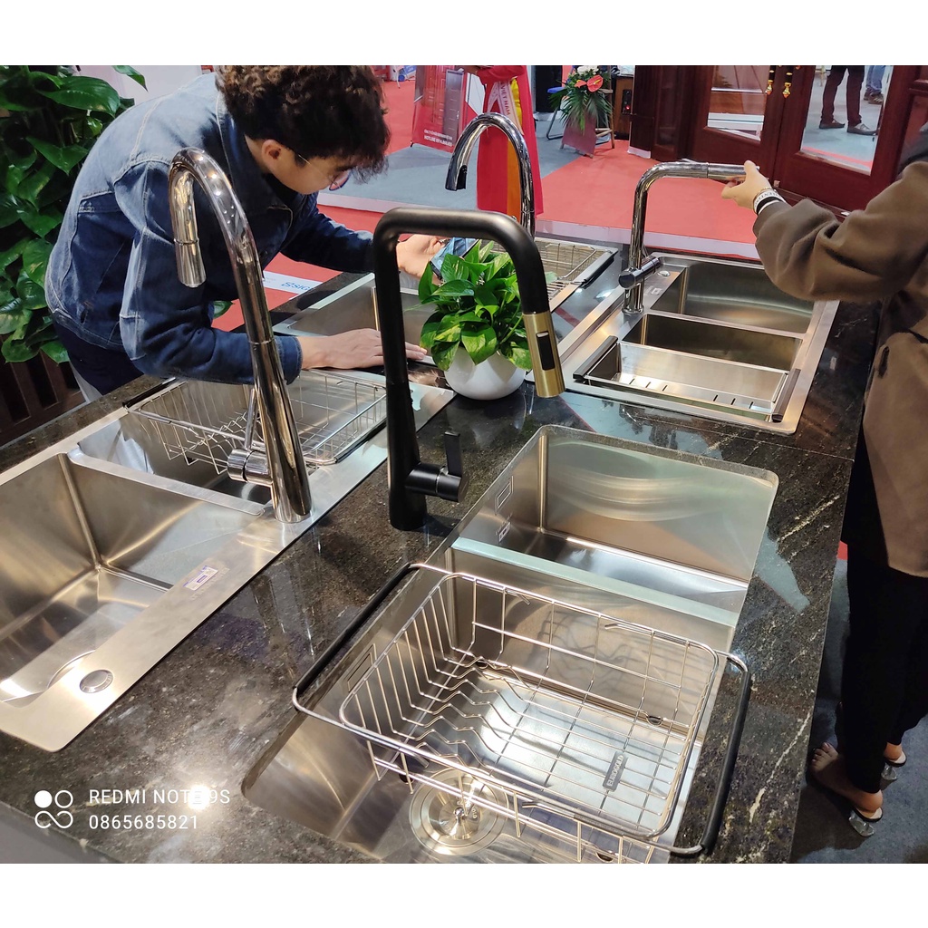 Bồn Rửa Chén EuroGold EUS68144 Chậu Rửa Bát Âm Toàn Phần Đúc Inox Nguyên Khối CÓ THỢ LẮP ĐẶT