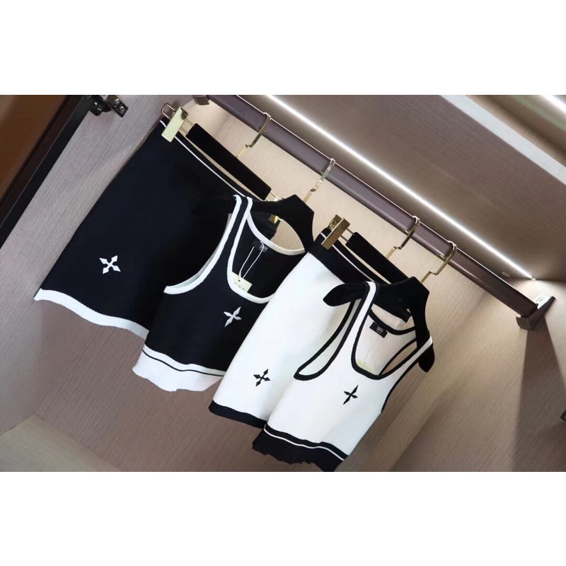 Set len áo chữ thập áo croptop và chân váy ngắn