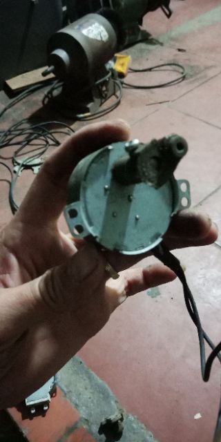 Mô tơ giảm tốc 220v tút năng điện.lò vi sóng