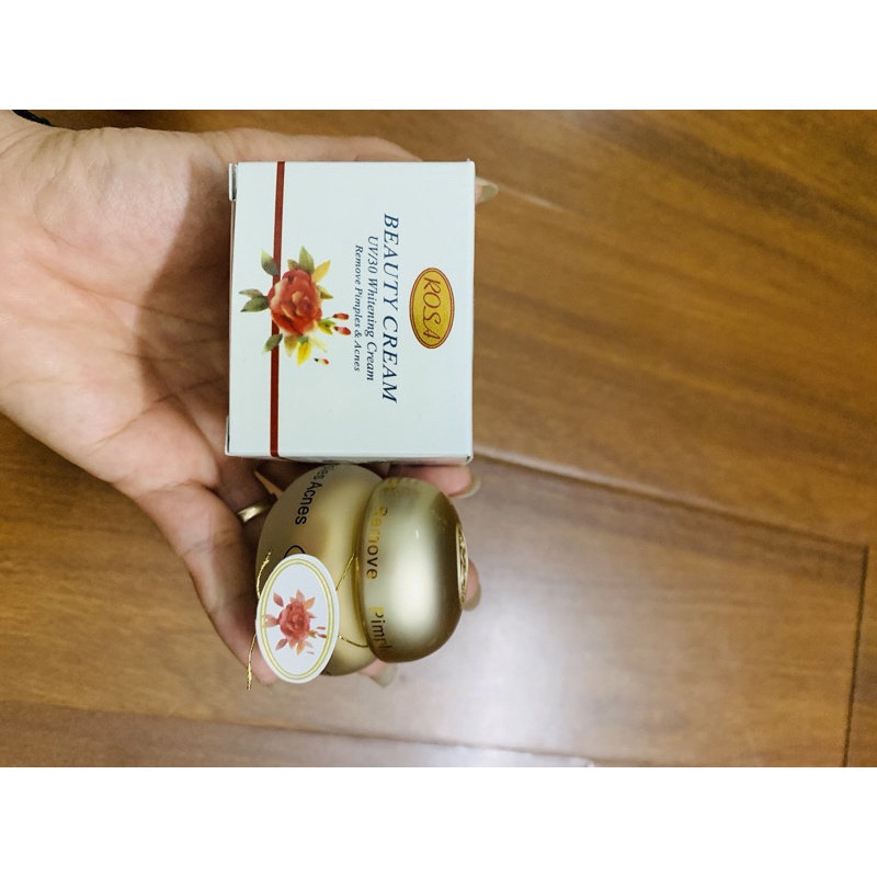 Kem dưỡng trắng da rosa UV30