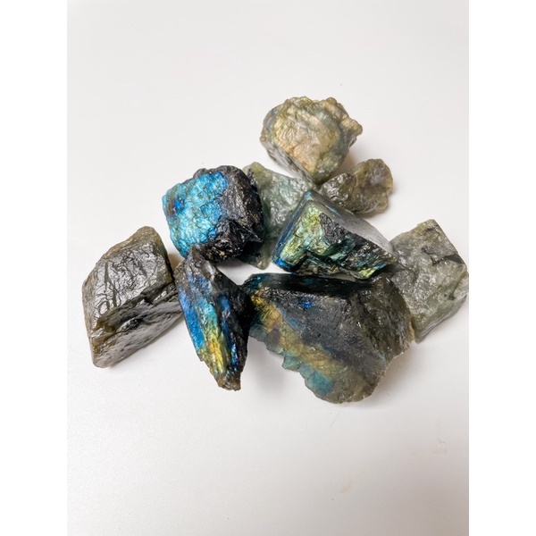 ĐÁ LABRADORITE THÔ