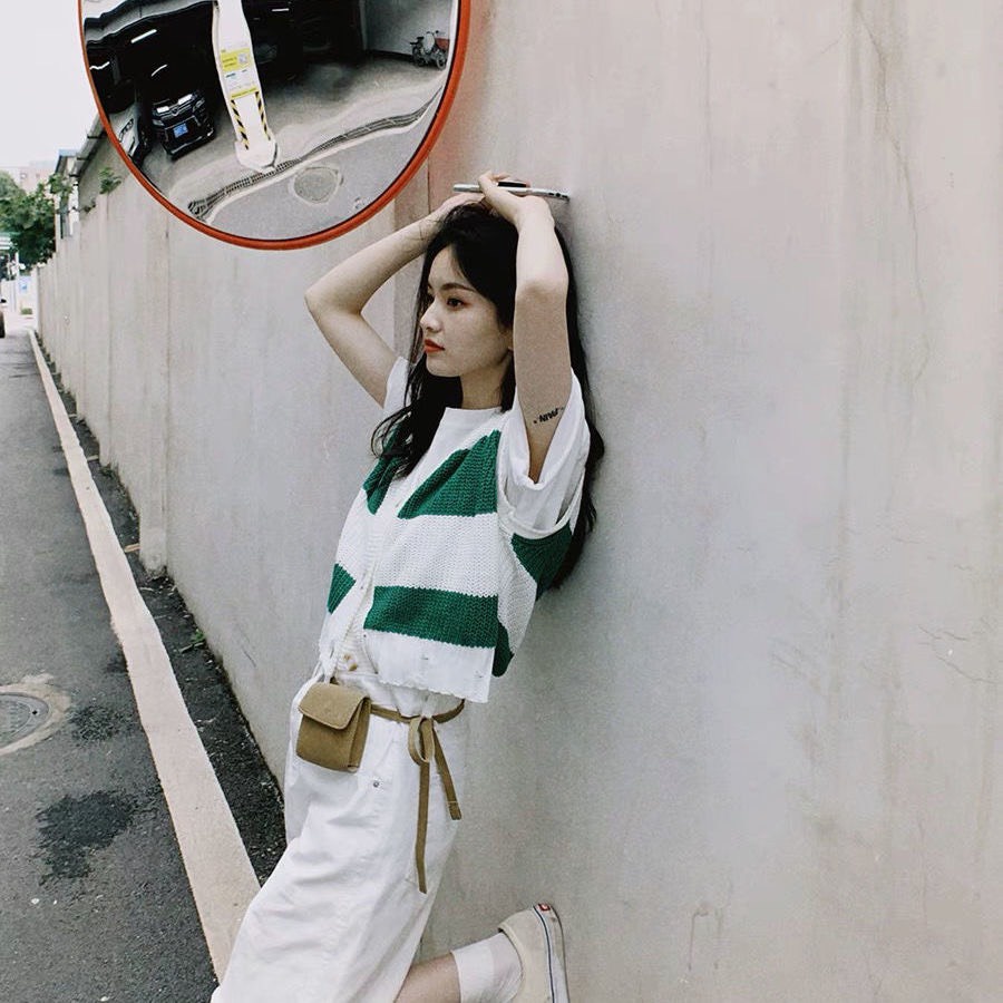 Áo gile len nữ cổ v hàn quốc kiểu dáng cropotp ulzzang họa tiết kẻ ngang  - 025
