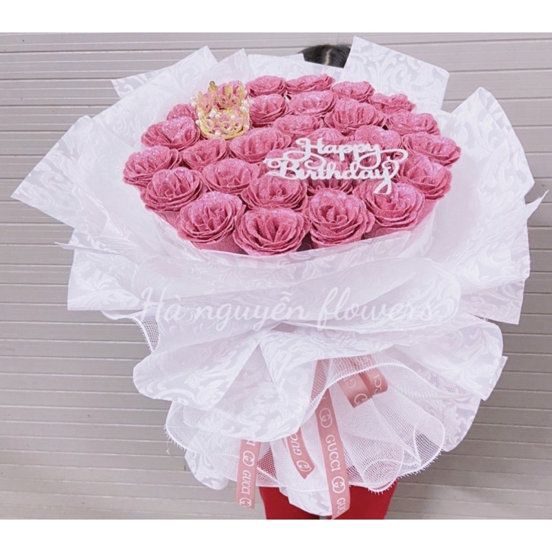 Hoa sinh nhật-hoa kỉ niệm: Bó hoa hồng nhũ 30 bông cao cấp tăng kèm chữ và vương miệng( nhận đặt màu hoa theo yêu cầu