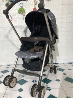 Xe đẩy 2 chiều Combi Bonito