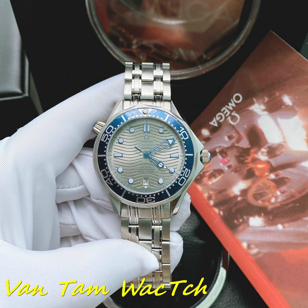 Đồng hồ nam Omega Seamaster Diver 42mm máy Thụy sĩ automatic, mẫu mặt trơn tròn màu trắng viền xanh 2 núm