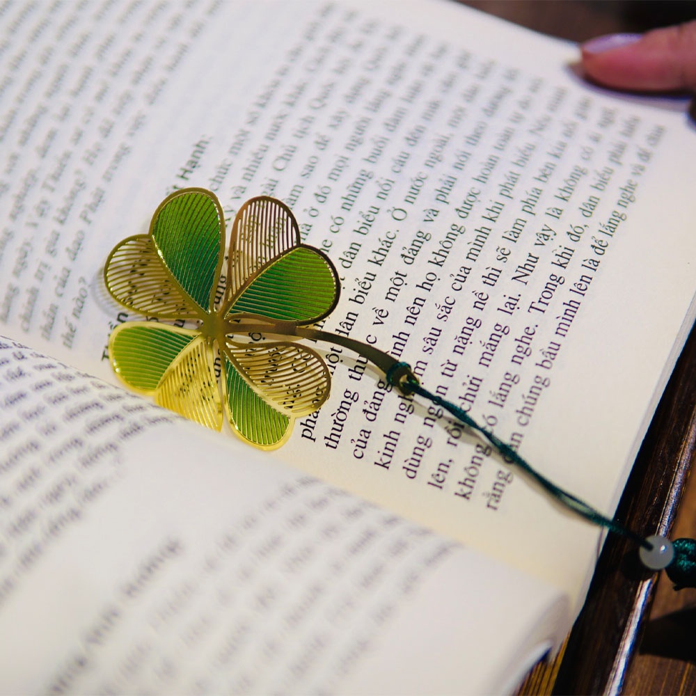 Bookmark cỏ bốn lá, kẹp sách kim loại mạ vàng đem lại may mắn, bình an