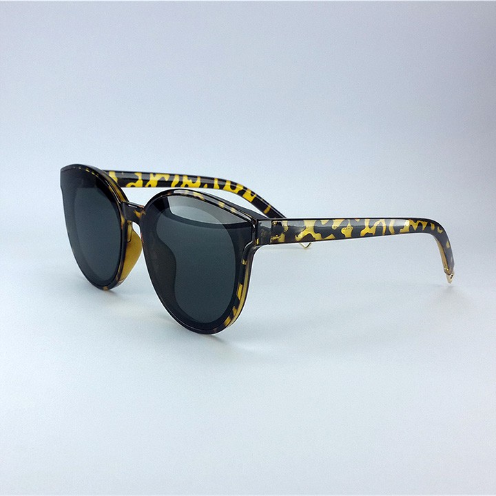 Mắt kính nam nữ thời trang tinh tế