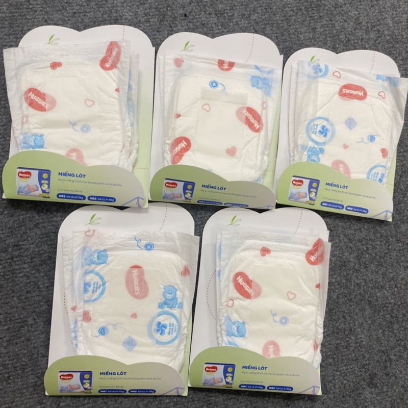50 miếng lót sơ sinh Huggies tràm trà tự nhiên