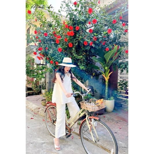 SALE Set bộ áo quần lá suông khoét cổ màu kem