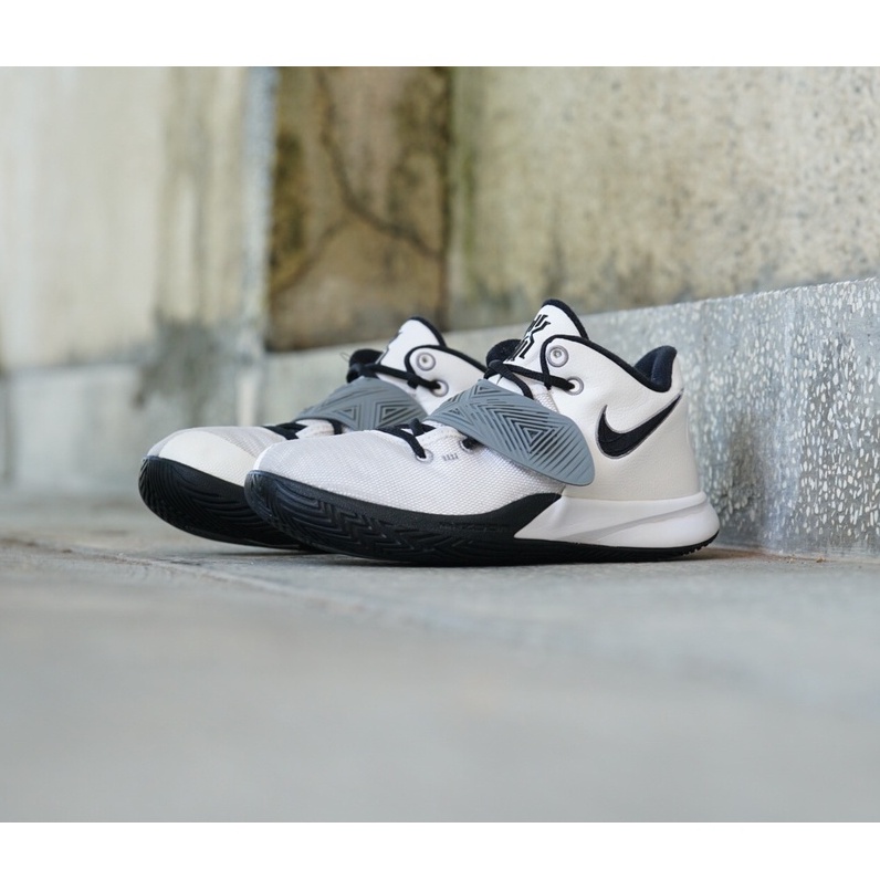 [2hand] Giày Thể Thao NIKE KYRIE FLYTRAP 3 CD0191-103 GIÀY CŨ CHÍNH HÃNG