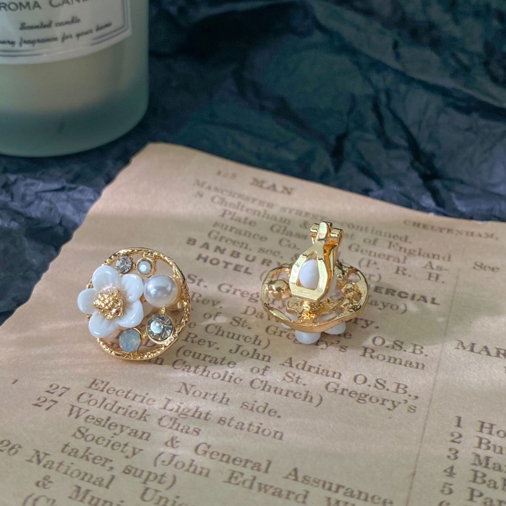 Bông Tai Hình Hoa Đính Ngọc Trai Giả Phong Cách Pháp Thanh Lịch