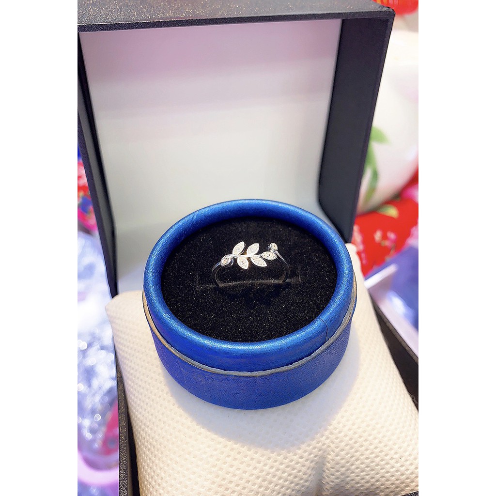 Nhẫn lá mẫu mới