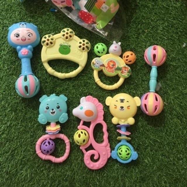 Bộ lục lạc 5 món ngộ nghĩnh vui nhộn, an toàn cho bé, phát triển trí thông minh - Loki