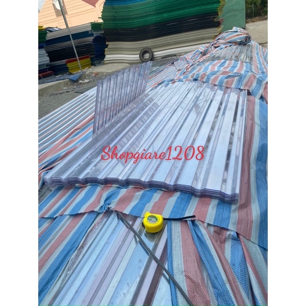 Tôn lấy sáng polycarbonate dày 6z 1m07 x 2m