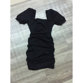 đầm body tay ngắn phồng