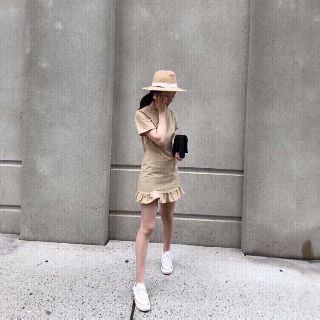 Đầm nude đuôi cá