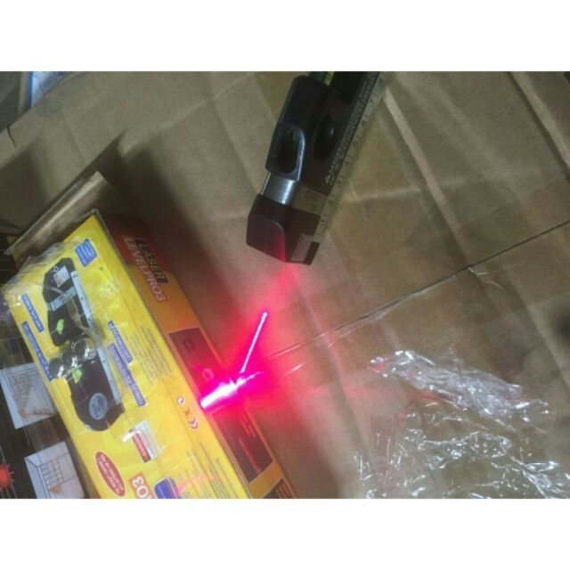 Thước cân bằng laser