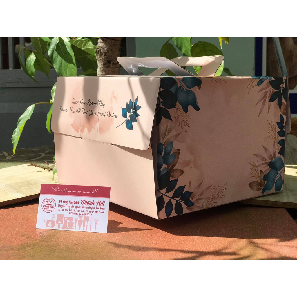 Hộp Bánh Kem 23CM CAO 16CM .