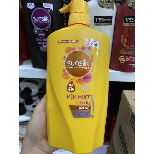 Dầu gội Sunsilk mềm mượt diệu kỳ 900g ( mầu vàng )