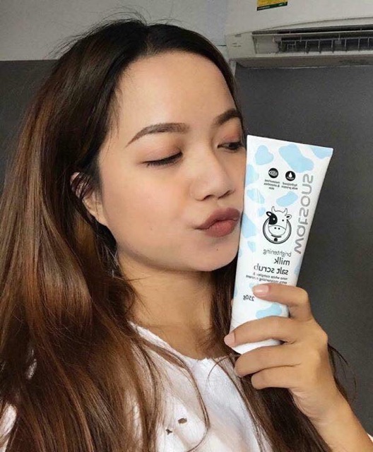 Tẩy da chết muối bò Watsons Milk Salt Scrub