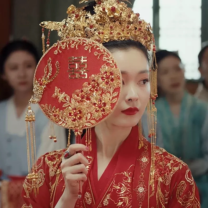 Quạt đỏ tròn cổ trang chụp hình cưới Trung Hoa – Linh Chi