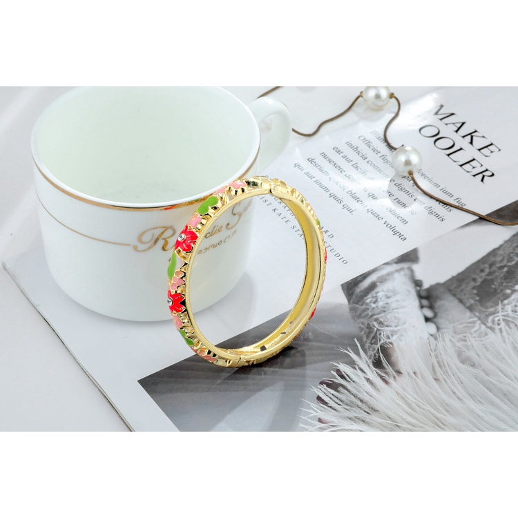 Vòng tay Cloisonne với nhiều màu sắc khác nhau