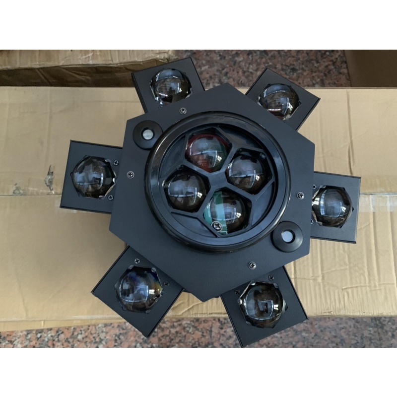 Moving 10 mắt laser