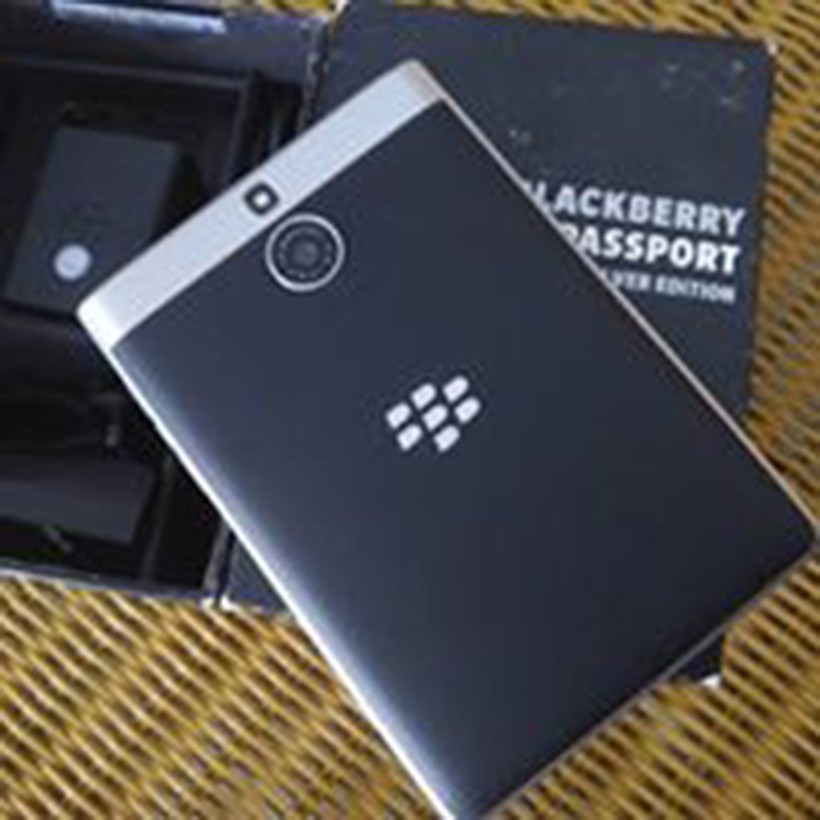 ĐIỆN THOẠI BLACKBERRY PASSPORT SILVER BẢN QUỐC TẾ 32Gb