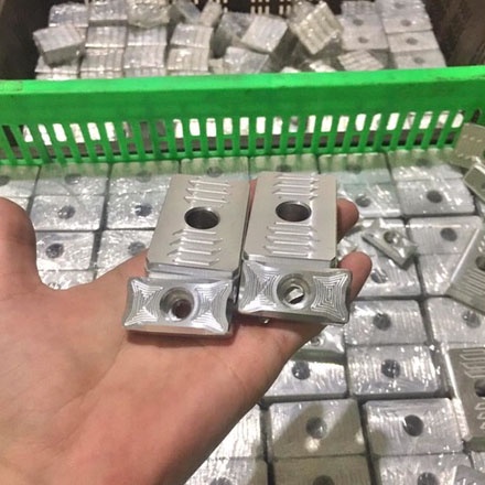 Pát tăng sên âm nhôm CNC Jupiter, bát tăng sên xe máy