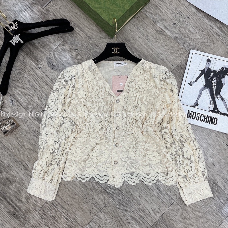 Áo sơmi ren tay bồng