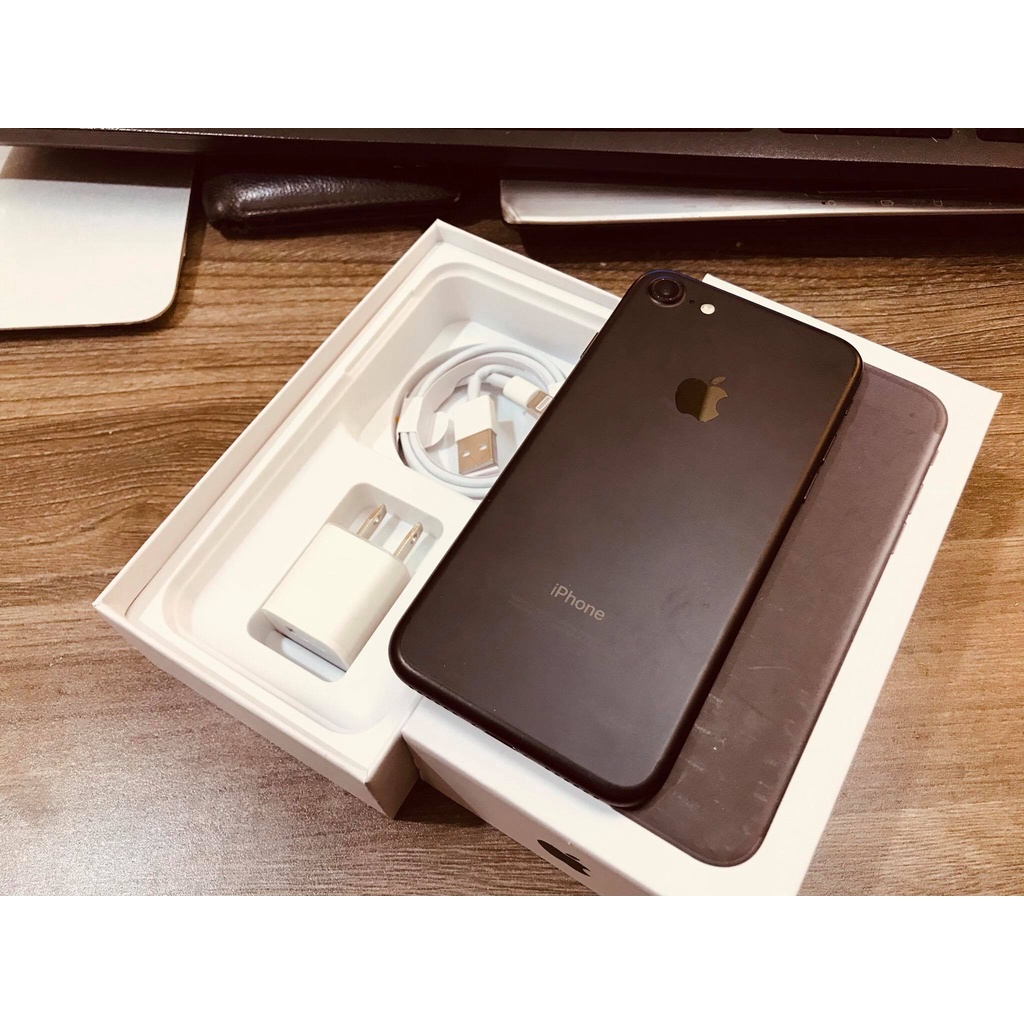 Điện thoại Apple iPhone7 64GB - QTE - bảo hành 6 tháng - tặng cáp sạc