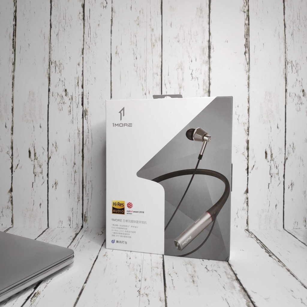 Tai nghe kiểu dáng thể thao khử tiếng ồn 1MORE Triple Driver BT In-ear Headphones E1001BT