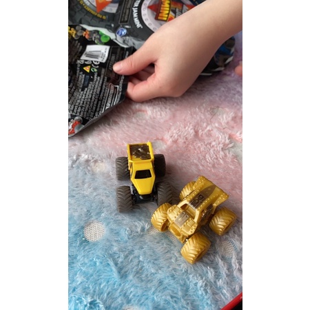 Túi đựng xe MonsterJam mini Supprise