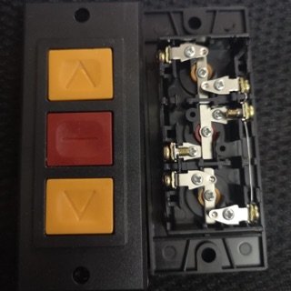 Nút bấm cửa cuốn