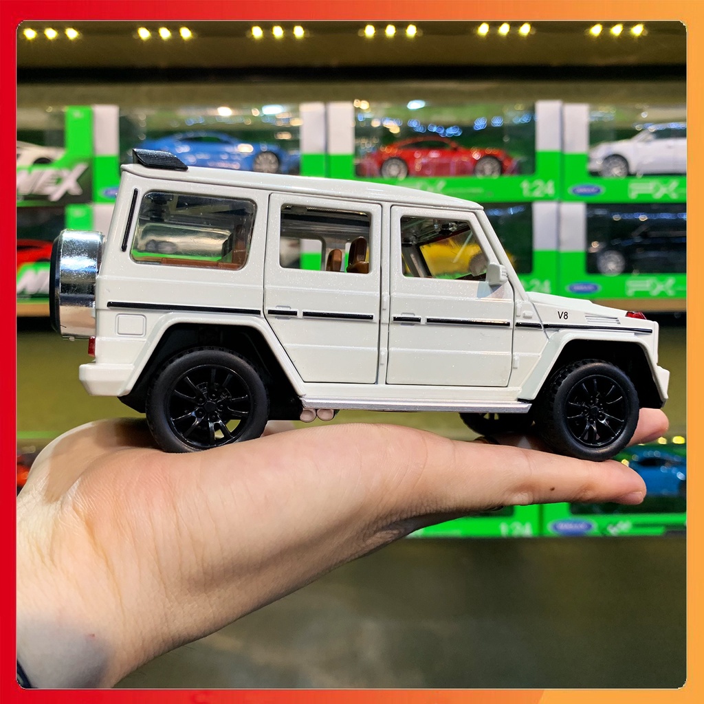 Mô hình xe Mercedes-Benz AMG G63 tỉ lệ 1:32 hãng CHEZHI khung kim loại, 3 màu Đen, Đỏ, Trắng