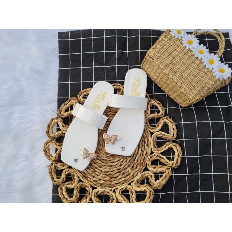 Dép Lê Kiểu Xỏ Ngón Đính Đá Xinh Xắn, Mang Lại Phong Cách Sang Trọng, Xinh Xắn - L0023