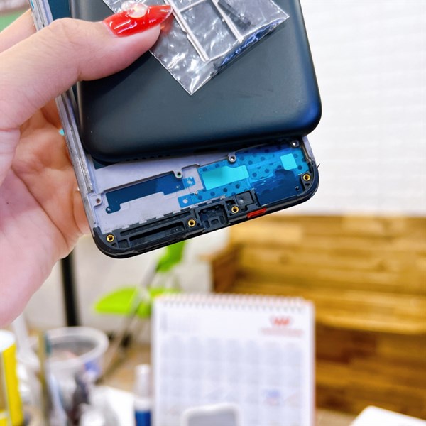 Bộ vỏ Oppo A71 2018 ( chân sạc nhỏ )