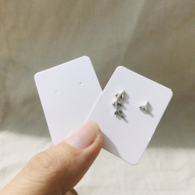 100 bìa treo khuyên trơn , thẻ treo bông tai, Earring hang tags, giấy dày, kích thước 4x3cm
