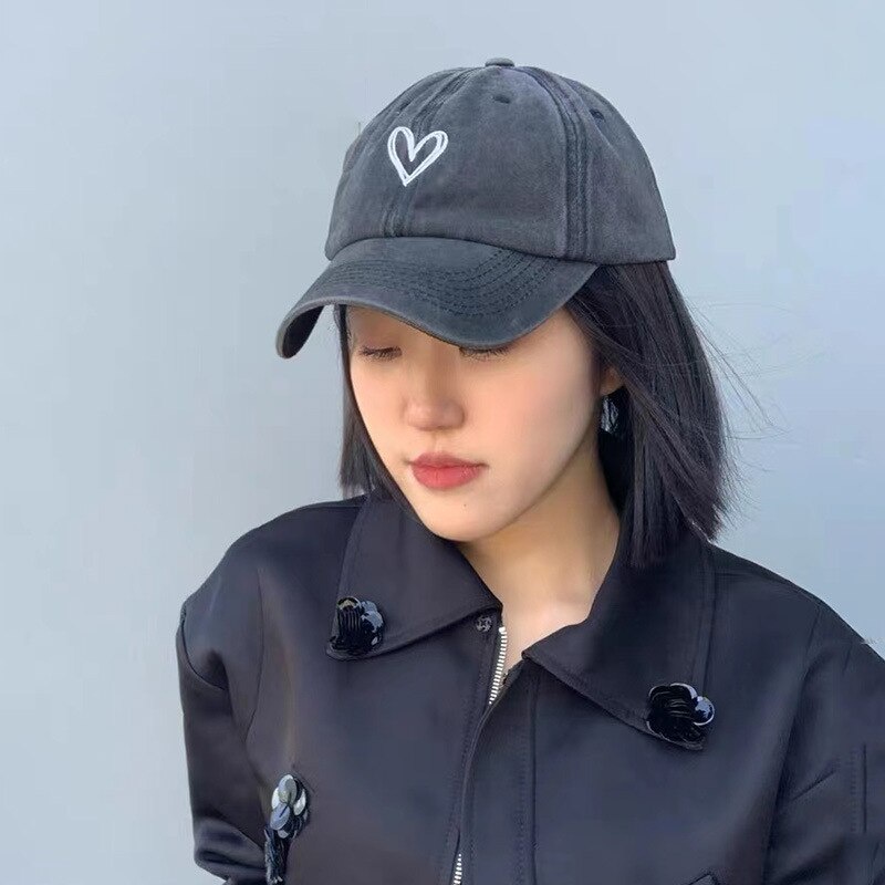 Mũ Lưỡi Trai Cotton Thêu Hình Trái Tim Phong Cách Vintage