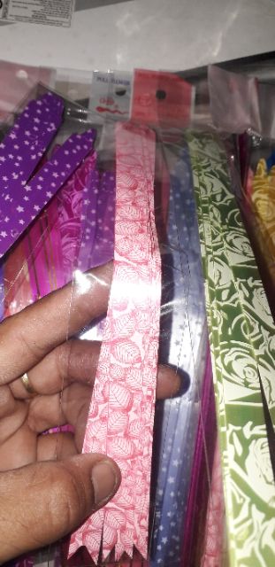 Sét 50 chiếc rút nơ trang trí bằng nhựa kích thước 1x22cm nhiều màu