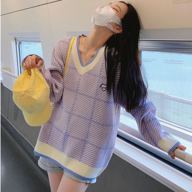 Áo Len Sáp Mềm Dày Dặn Cổ Chữ V Dáng Rộng Thêu Họa Tiết Thời Trang Thu Đông Cho Nữ