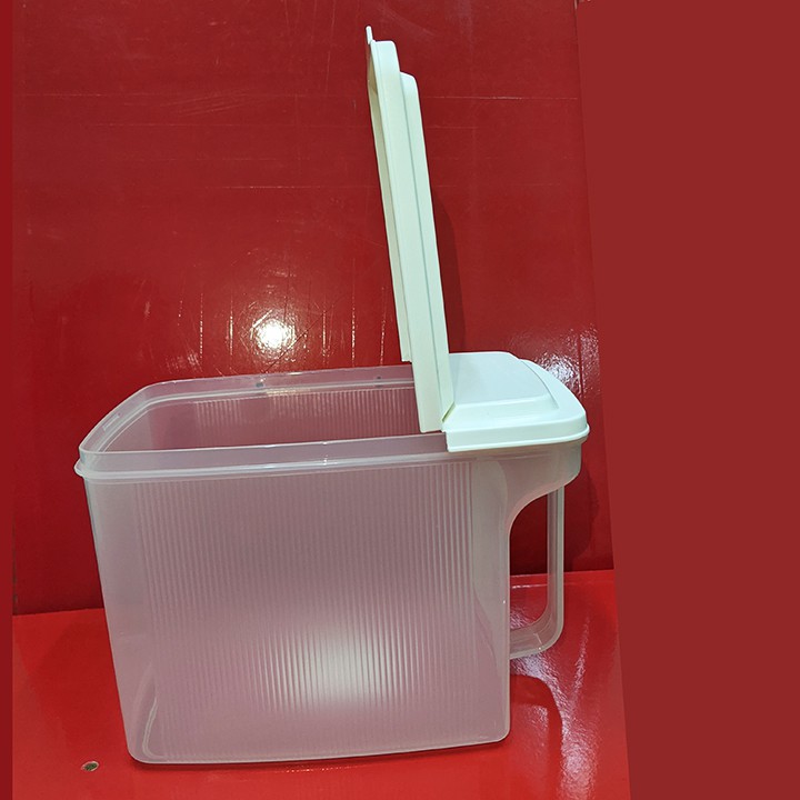 Hộp nhựa đựng thực phẩm nắp mở đứng vuông góc 3L2 có quai cầm. 23x14,7cm cao 15,2cm. Locknlock HTE538