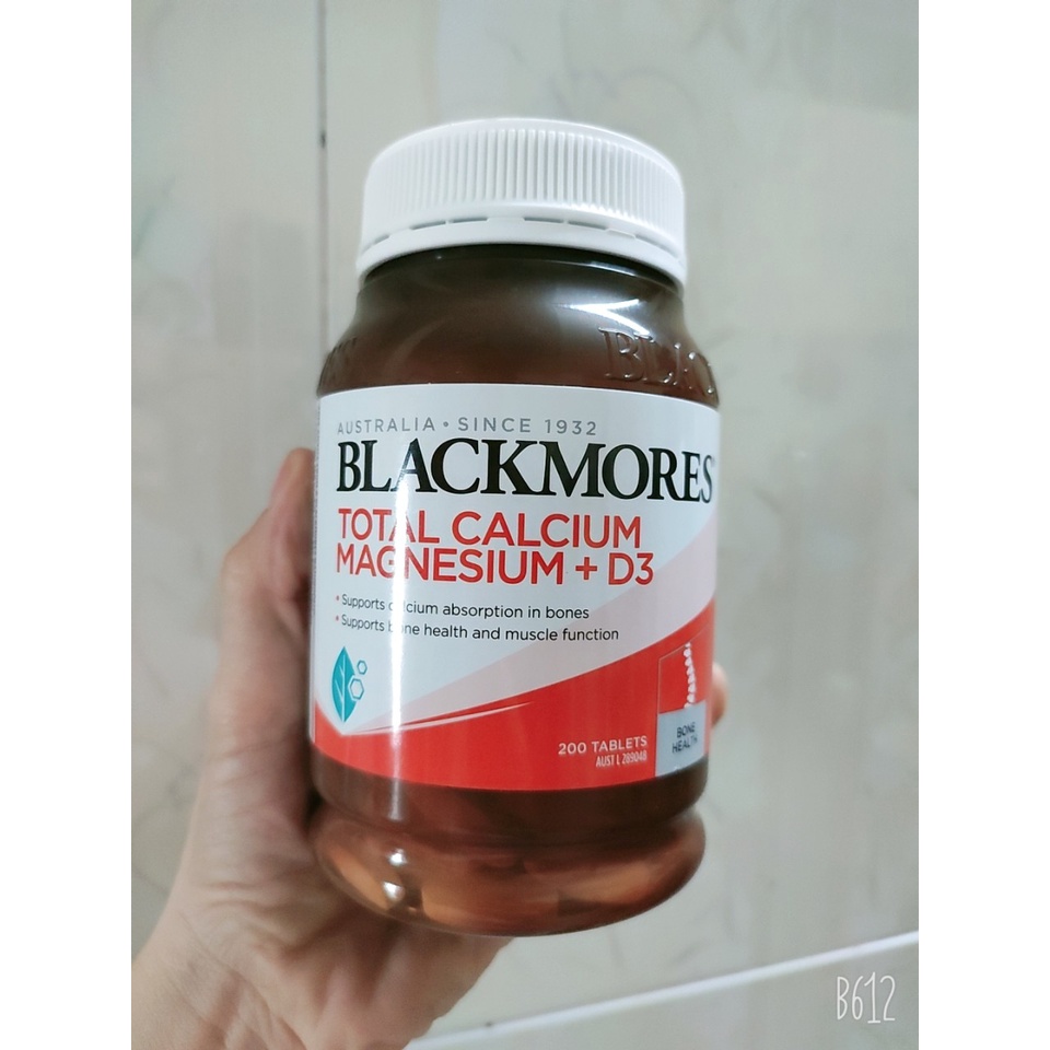 Viên uống bổ sung Canxi, Magie, D3, hỗ trợ xương khớp Total Calcium & Magnesium + D3 Blackmores Úc 200 viên