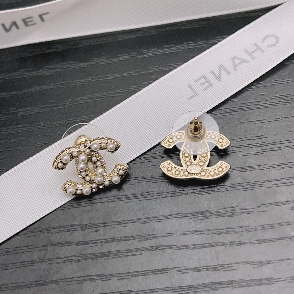 Khuyên Tai Chữ C Đính Ngọc Trai Phong Cách Retro Thời Trang