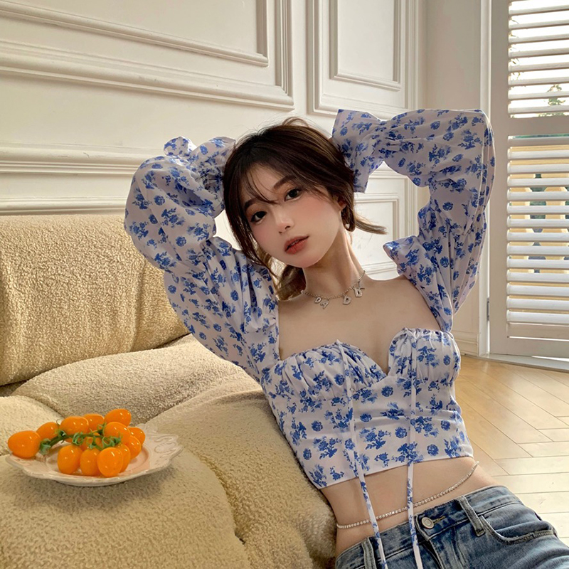 Áo Croptop Tay Dài Cổ Vuông Hoạ Tiết In Cho Phái Nữ