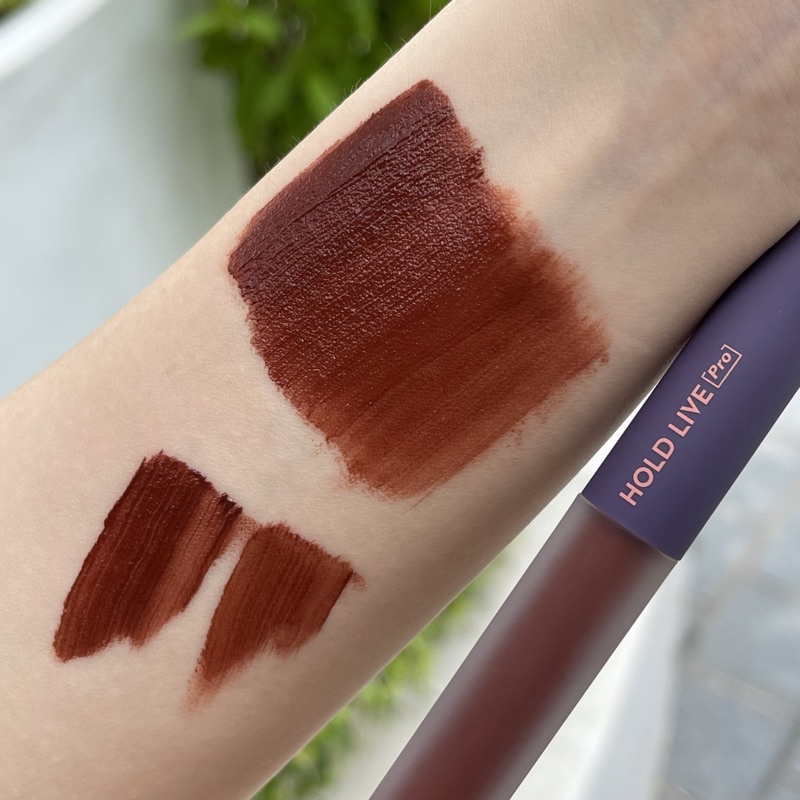 Son kem Holdlive đen bản dupe bb38 chính hãng( ảnh thật shop chụp)