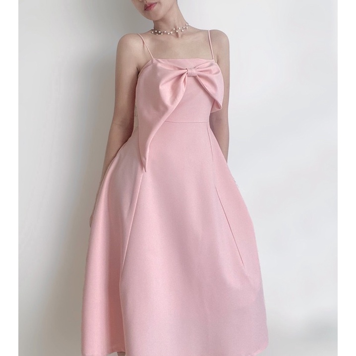 Đầm xoè hồng Tiểu Design phom dài hai dây