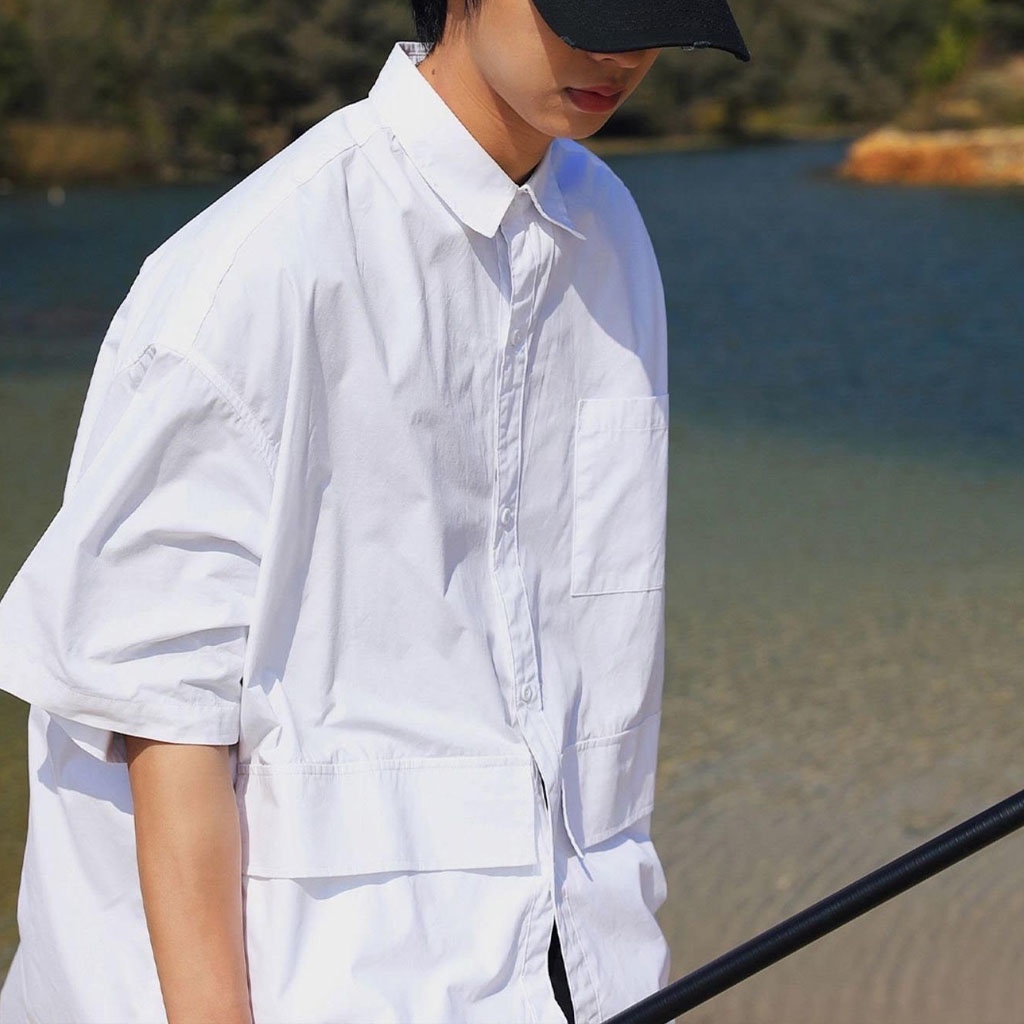 Áo sơ mi nam nữ cộc tay màu trắng và đen Basic, áo sơ mi unisex form rộng dễ phối đồ